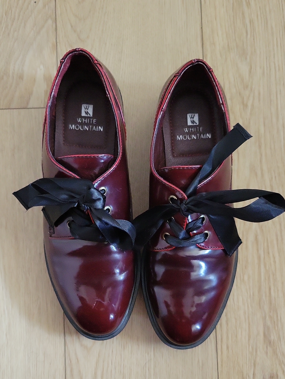 White Mountain Wine Patent Oxford with Black Ribbon Laces